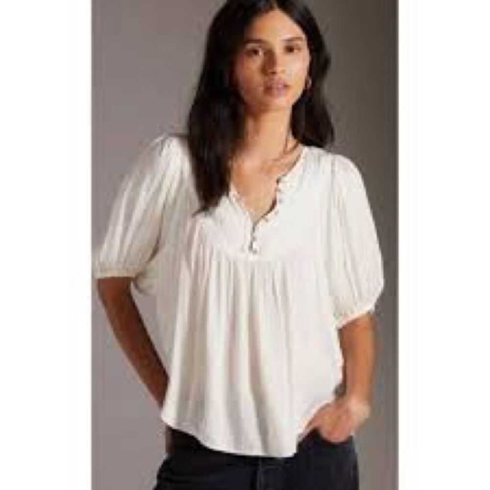 Black tape drapey Henley pull over cream color size M nwt